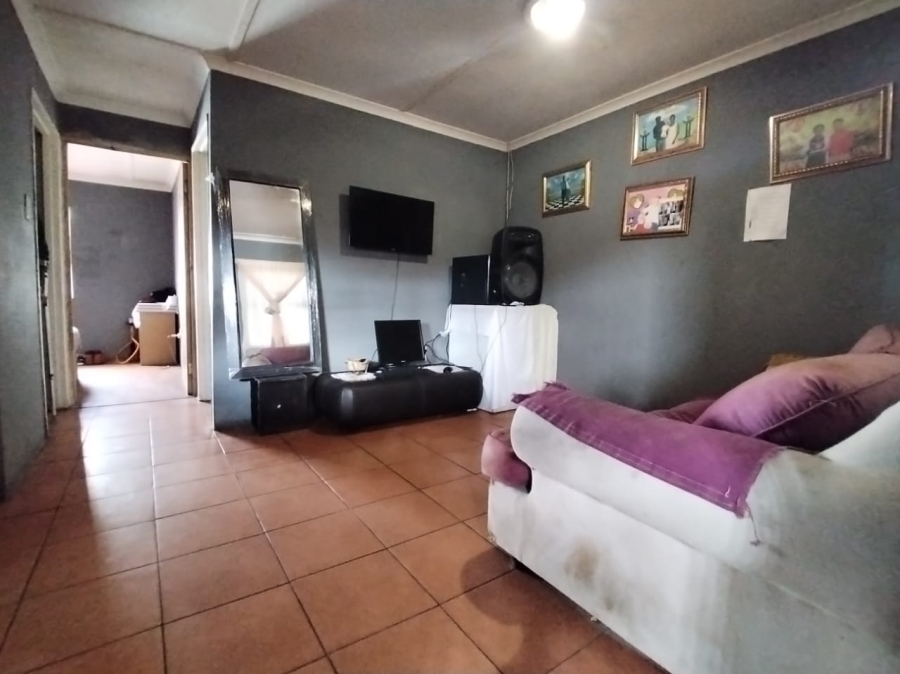  Bedroom Property for Sale in Lavender Hill Western Cape